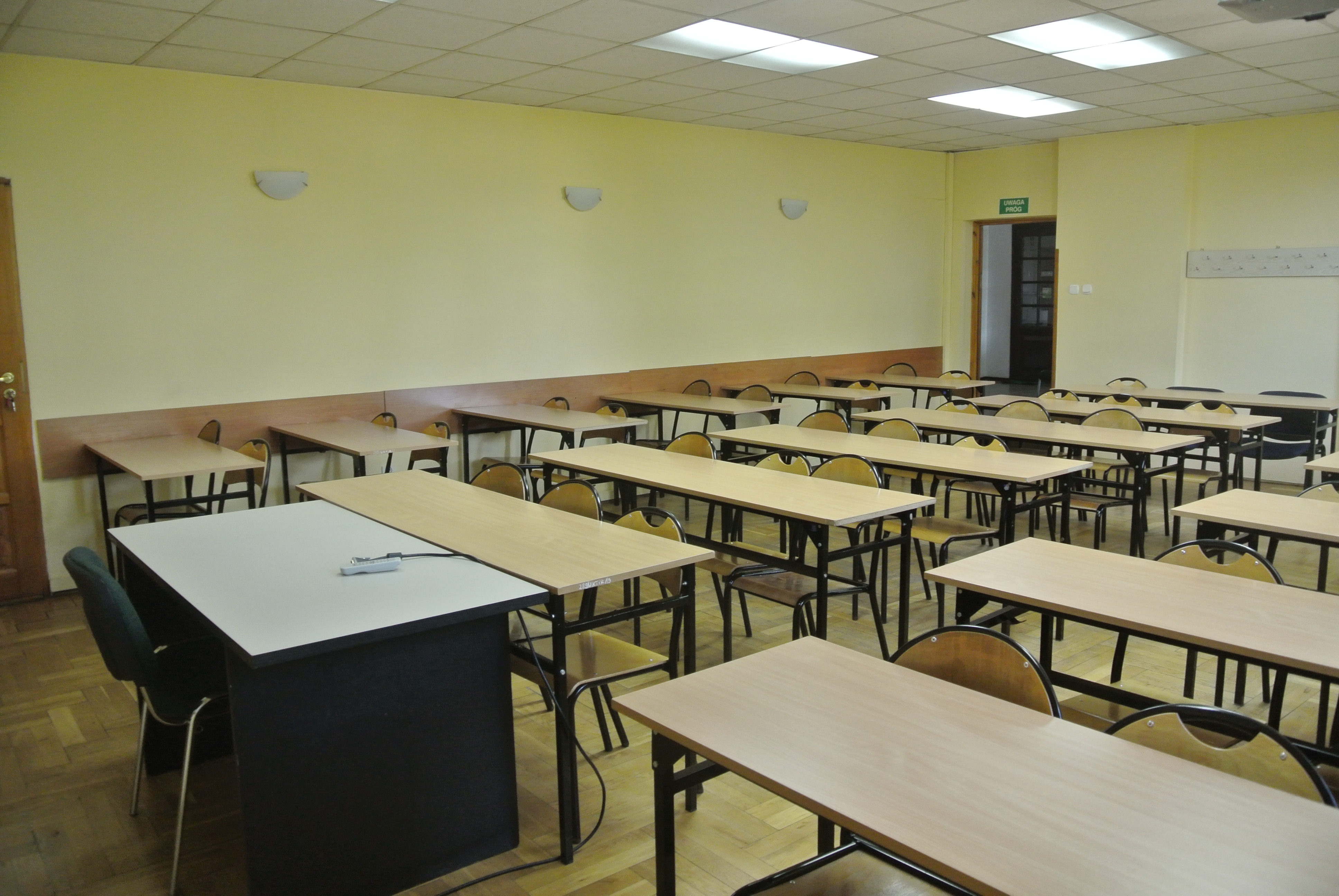 ławki i&nbsp;krzesła